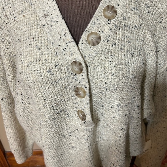 a.n.a Women’s Cozy  Y Neck Long Sleeve Pullover Chunky Knit Sweater Size 2X - Picture 4 of 12
